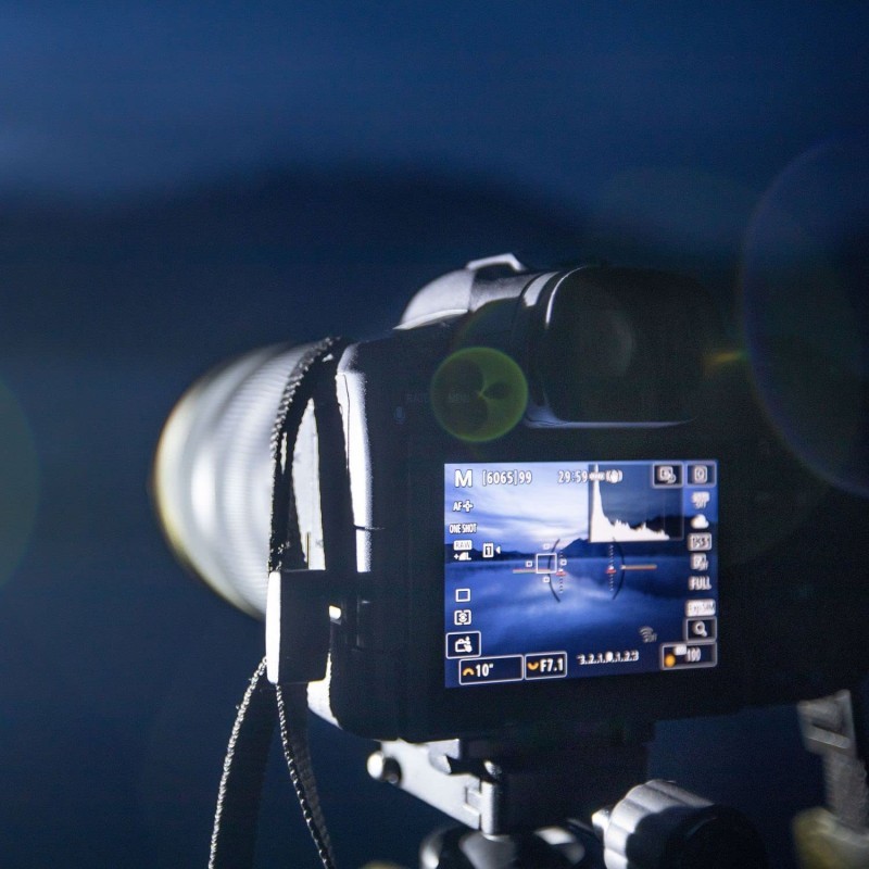 Canon EOS R5 全画幅无反相机-8K 视频,4500 万像素全画幅 CMOS 传感器,DIGIC X 图像处理器,高达 12 fps 机械快门(仅机身)